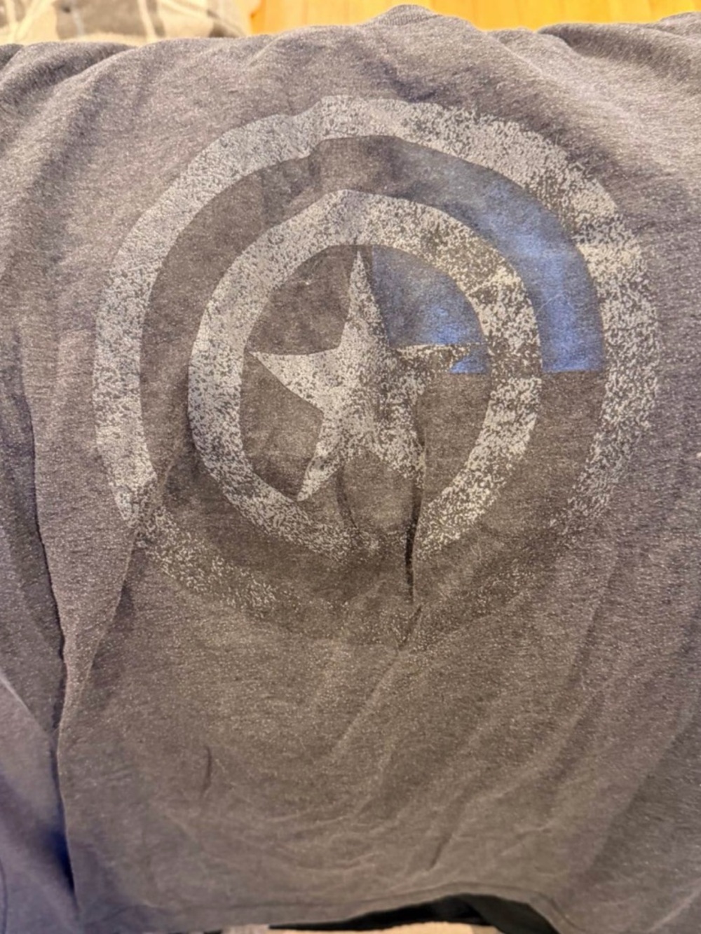 🎯Medium Captain America Gray T-Shirt – Marvel Graphic Tee 🔥